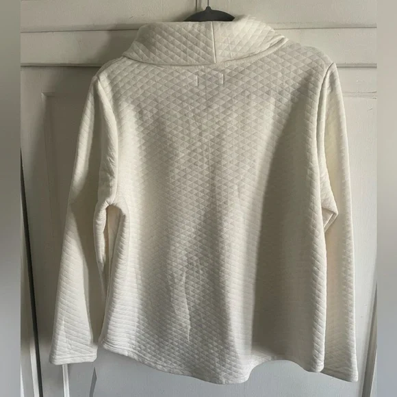 Croft & Barrow sweater. New. - Picture 3 of 8